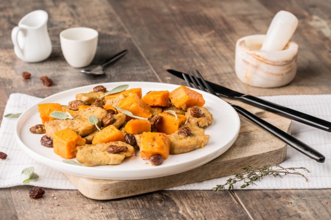 Réaliser des patates douces curry et un fillet mignon au robot